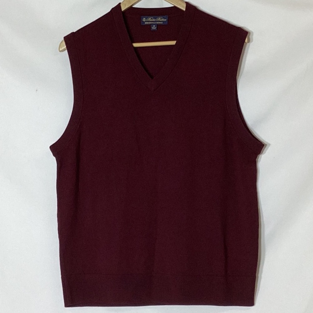 Men's BROOKS BROTHERS Tech Merino Wool Vest NWOT Maroon Size M